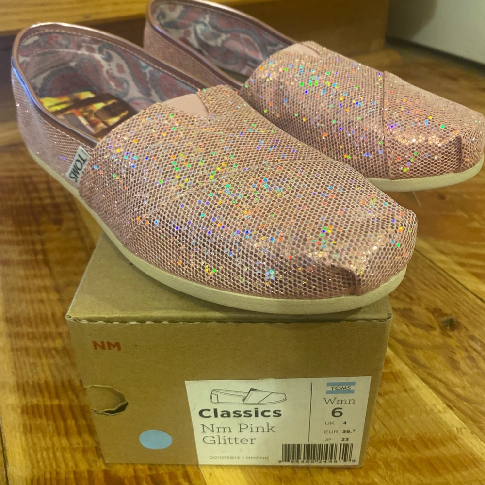 Toms Classic Pink Glitter Shimmer. Women size 6. New in Box